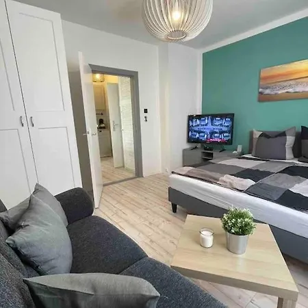 Renovierte Ferienwohnung In Altenbruch アパート クックスハーフェン